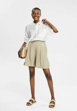 Esprit Shorts - Pale Khaki