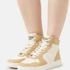 Esprit High-top Trainers - Off White