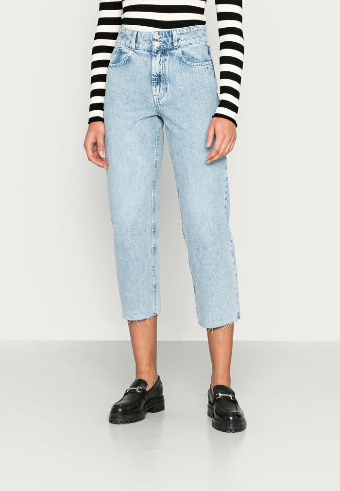 Esprit WOMEN DAD FIT - Straight Leg Jeans - Blue Light Wash
