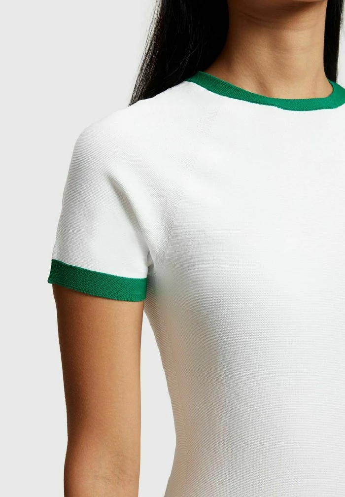 Esprit NAHTLOS VERARBEITETES MIT RUNDHALSAUSSCHNITT - Jumper Dress - White - Image 3