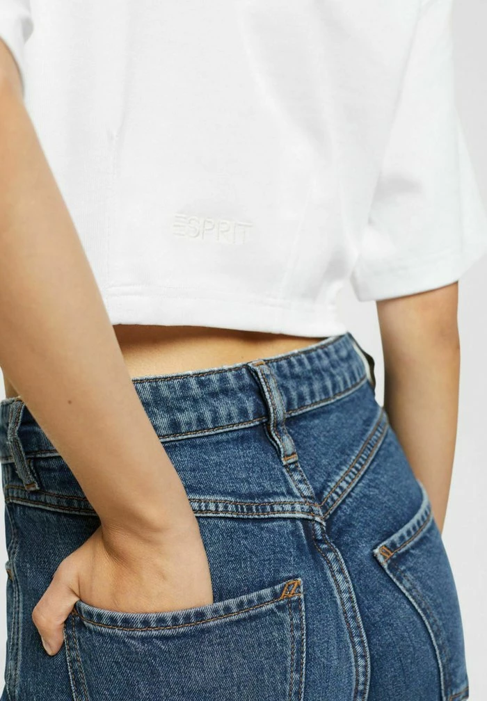 Esprit KURZ GESCHNITTENES MIT INDIGO-PRINT - Print T-shirt - White - Image 5