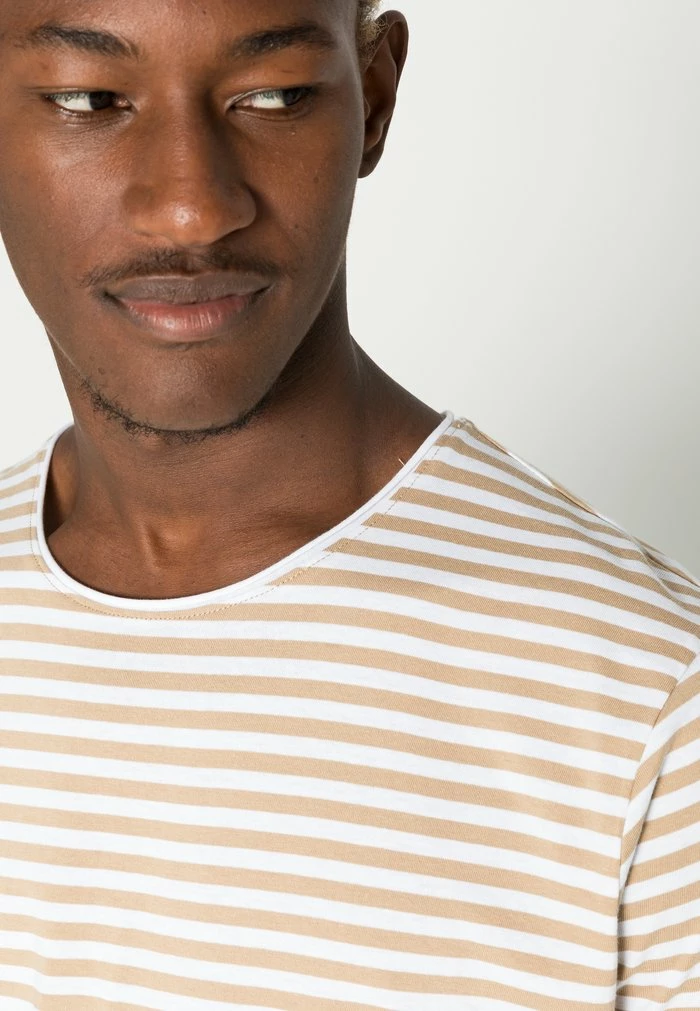 Esprit ICON - Print T-shirt - Beige - Image 5