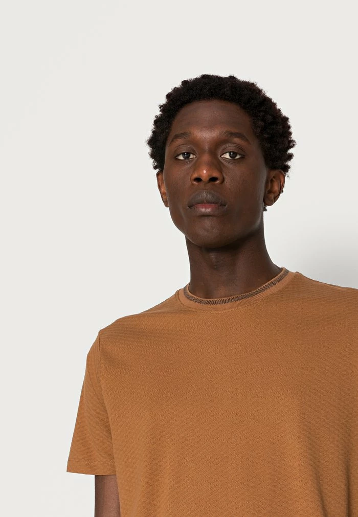 Esprit Basic T-shirt - Toffee - Image 5