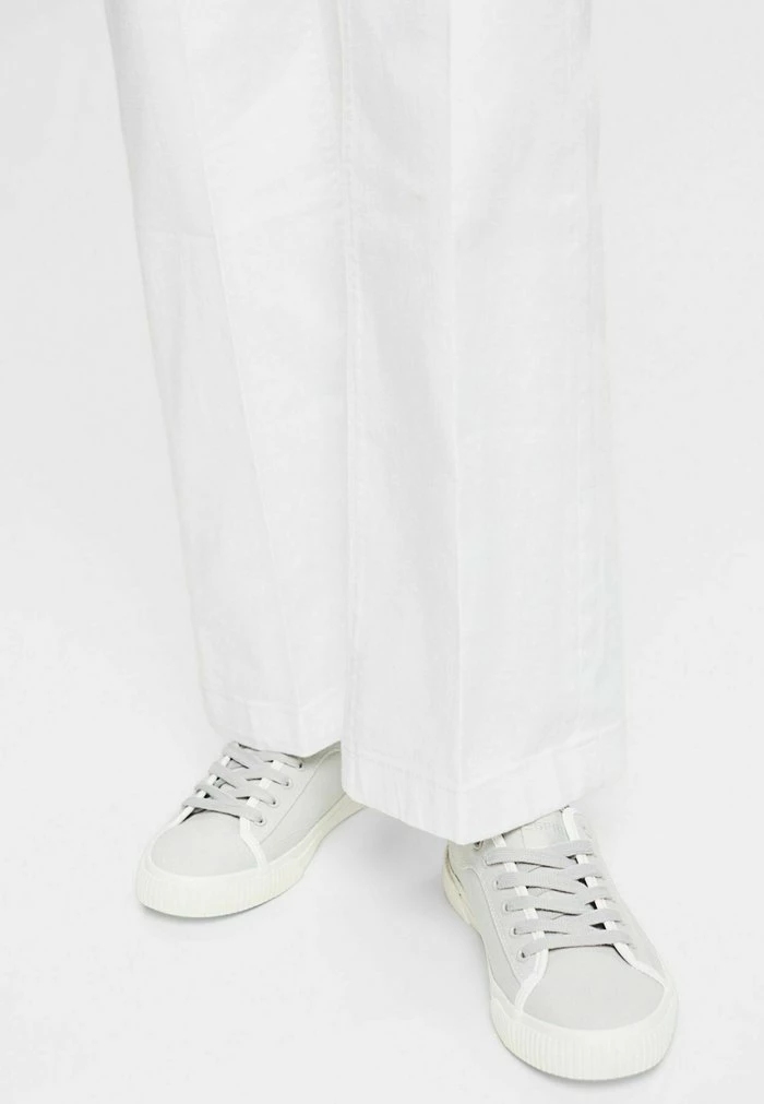 Esprit MIT SCHNÜRUNG - Trainers - Grey