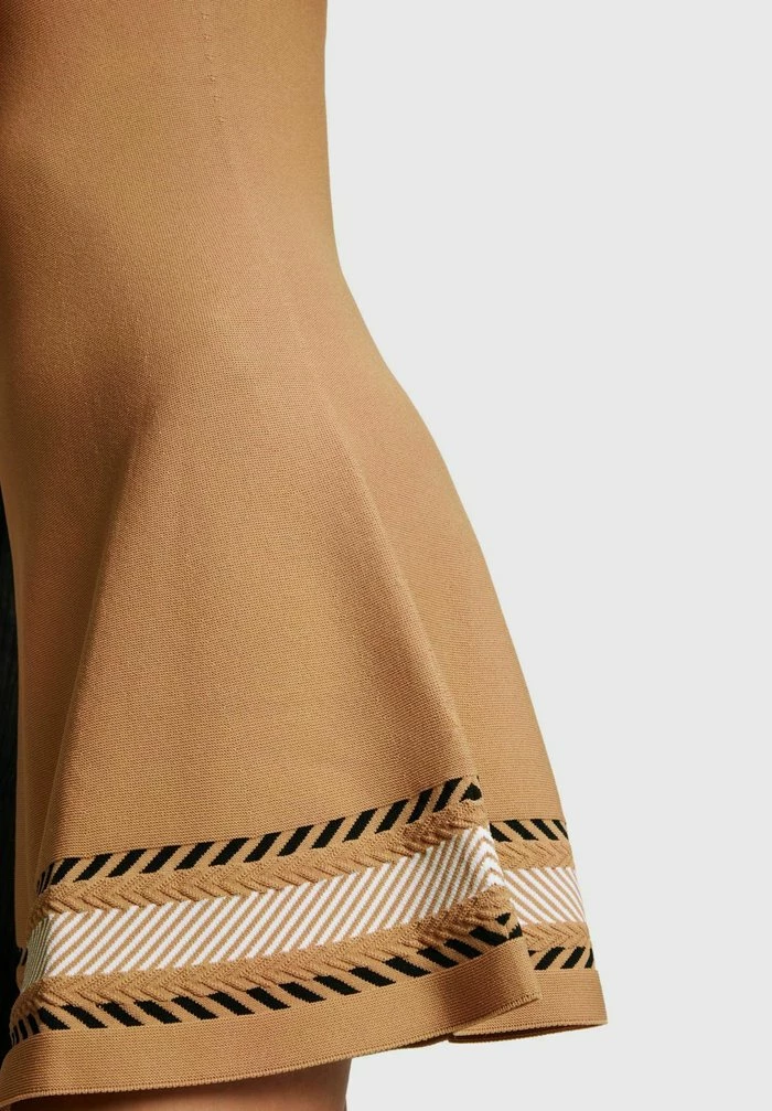 Esprit NAHTLOSES MIT HERRINGBONE- - Jumper Dress - Camel - Image 3