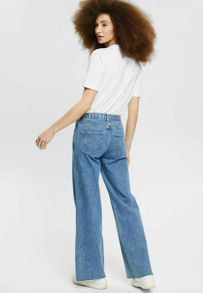 Esprit Relaxed Fit Jeans - Blue Medium Washed - Image 3