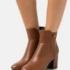 Esprit Classic Ankle Boots - Caramel