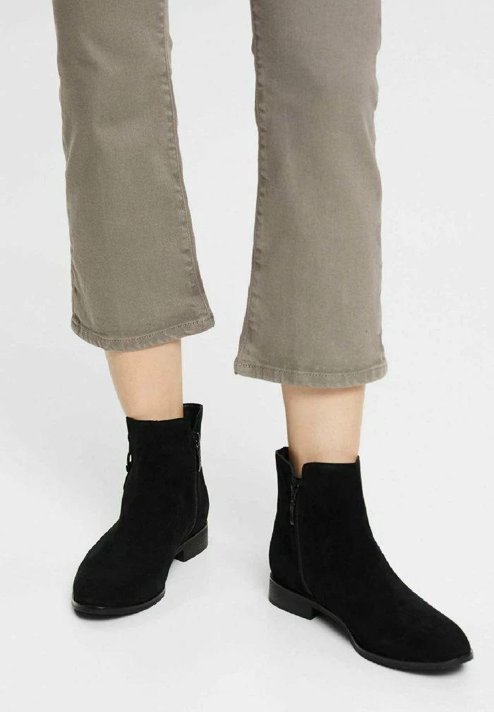 Esprit Classic Ankle Boots - Black