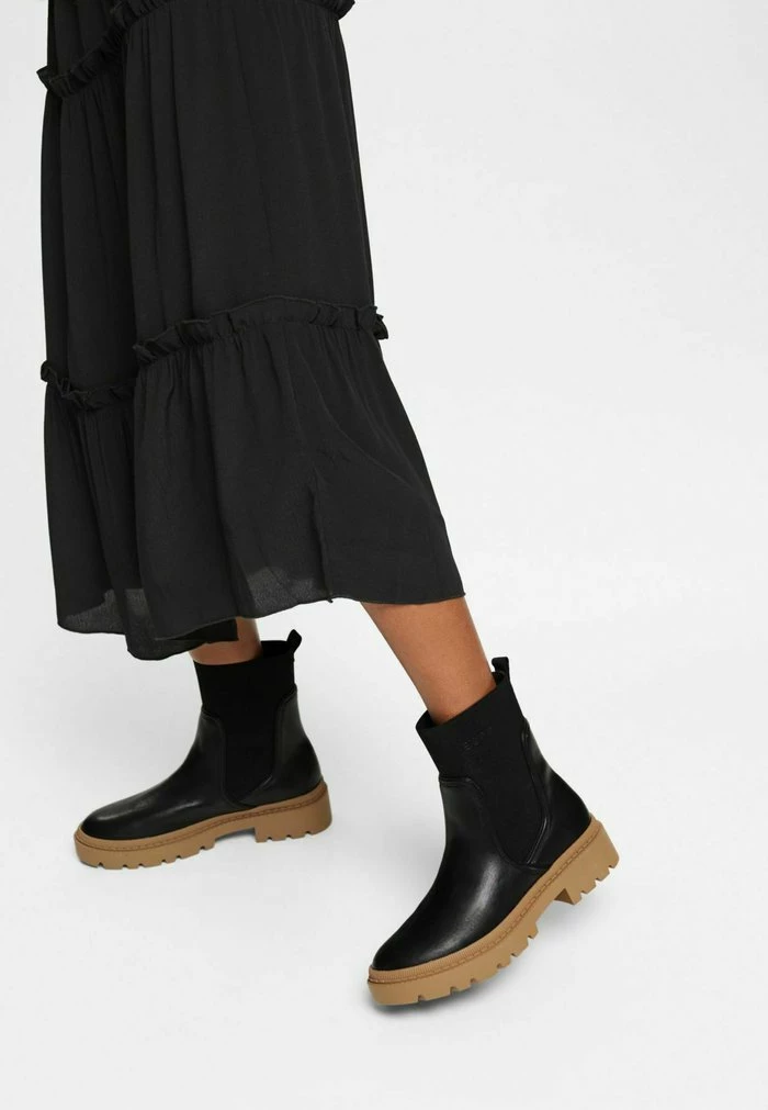 Esprit Platform Ankle Boots - Black