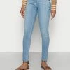 Esprit MEDIUM RISE - Jeans Skinny Fit - Blue Light Wash