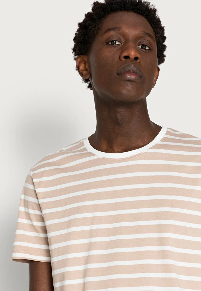 Esprit Print T-shirt - Skin Beige - Image 5